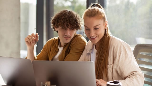El 42% de los jóvenes quiere invertir, pero solo el 12% sabe cómo hacerlo