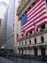 Wall Street baja el 1,5% por datos poco alentadores