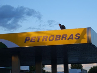 Petrobras se centra en la producción nacional