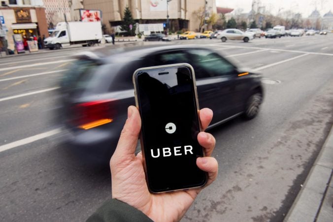 Uber, Lucid y Nuro: Una gran apuesta por los robotaxi