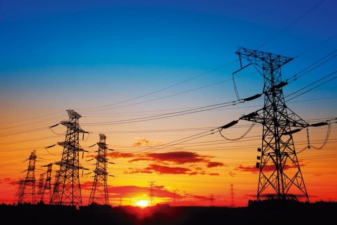 Invertir en redes de electricidad es la clave para una transición energética real