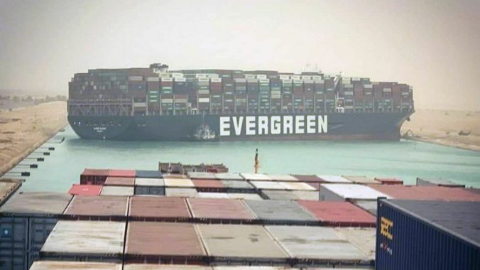 El bloqueo del Canal de Suez impulsa los precios del petróleo