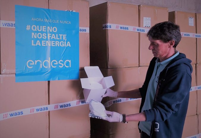 Endesa dona otras 376.000 mascarillas a Cáritas, Fundación Altius y las comunidades