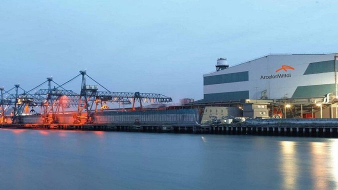 ArcelorMittal duplica beneficios en 2025 y propone elevar su dividendo más de un 9%