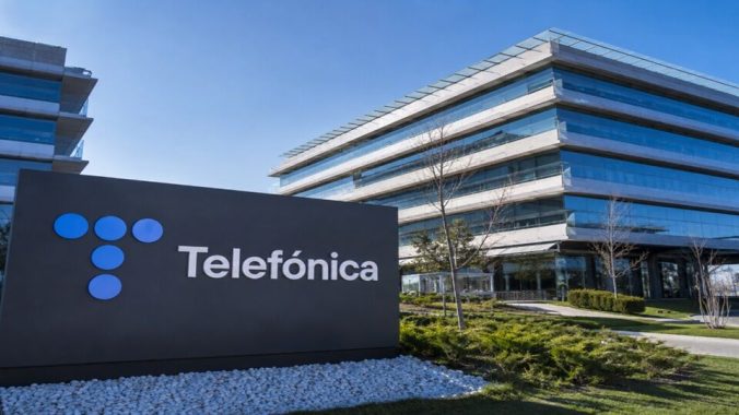 ¿Por qué cae Telefónica? Recorte de JP Morgan, salida de Chile y miedo a SpaceX