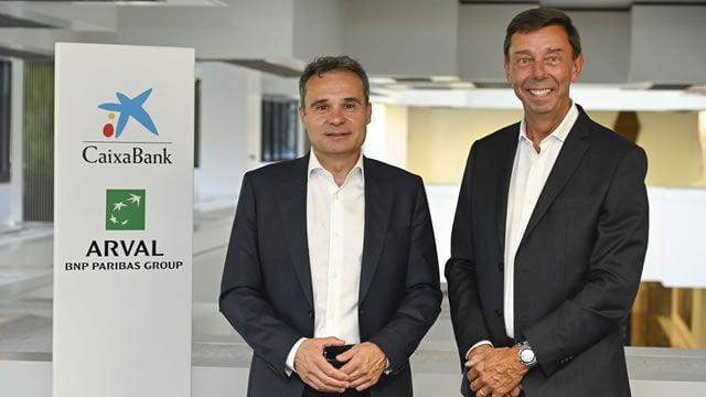 CaixaBank y Arval extienden hasta 2030 su alianza para transformar la movilidad en España y prevén comercializar 200.000 vehículos en cinco años