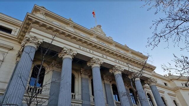 El Ibex 35 cierra en los 19.033 puntos. Fuerte impulso de Cellnex y ArcelorMittal frente a Telefónica