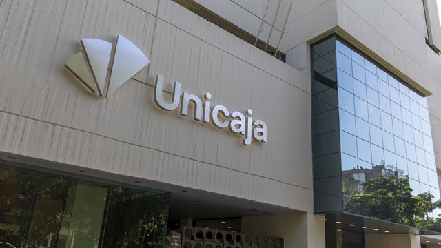 Unicaja impulsa su oferta digital con un nuevo bróker de valores online
