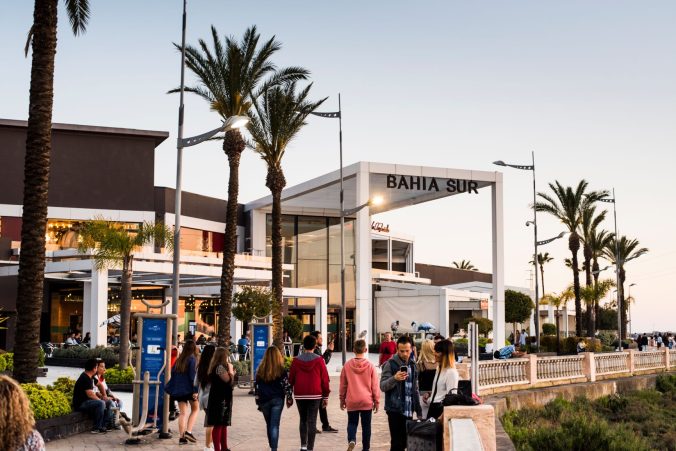 Castellana Properties incorpora cuatro centros comerciales con la compra de Morzal
