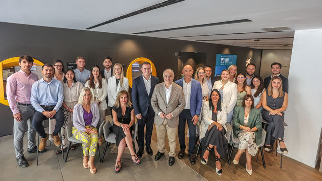 CaixaBank lanza HolaBank Connecta para atender en remoto a más de 160.000 clientes internacionales y complementar la oferta de su red de oficinas
