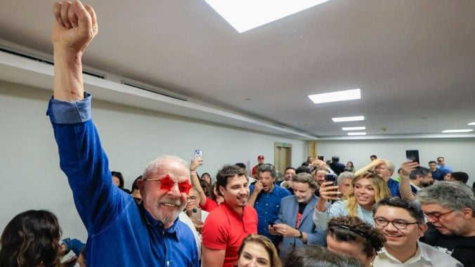 Castigo en Bolsa a Telefónica, Santander y Mapfre tras la victoria de Lula en Brasil