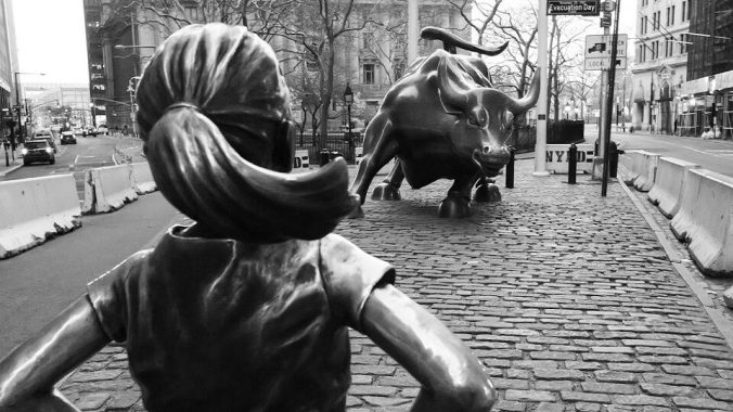 Dos acciones bajistas en las que Cathie Wood invierte millones