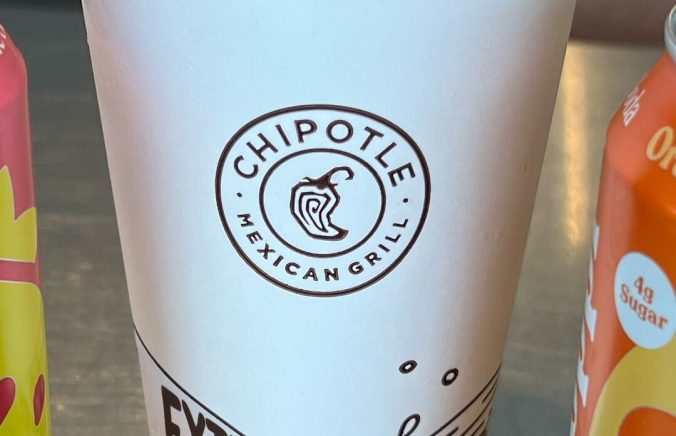 Chipotle recorta sus previsiones de ventas por tercer trimestre consecutivo