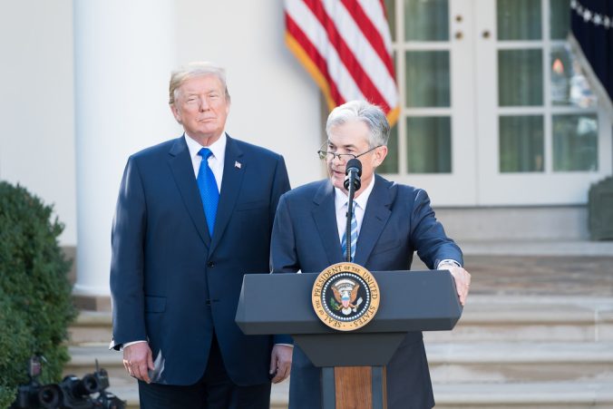 Trump se somete a las legislativas con pleno empleo y Wall Street con un alza del 33% desde su victoria