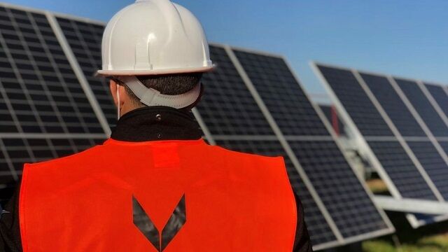 RBC apuesta por Solaria pese a la corrección de marzo: potencial del 12,2%