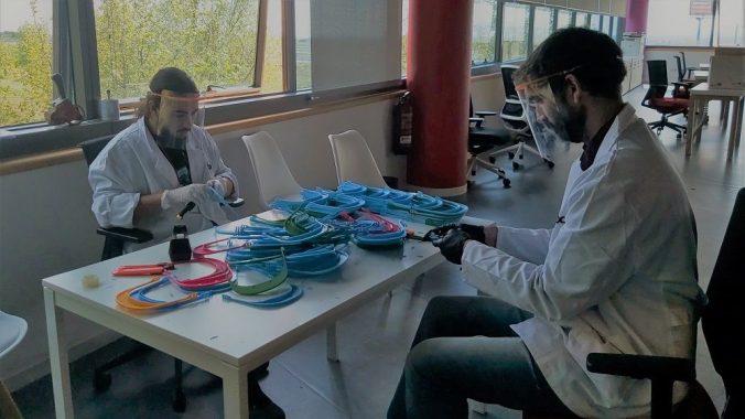 La Fundación Endesa entrega a Ifema 2.000 viseras protectoras contra el coronavirus