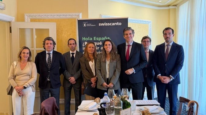 Los expertos apuestan por seguir invertidos en 2027, pero con mayor diversificación y cautela ante los riesgos del mercado