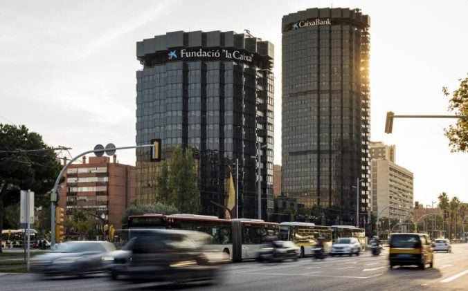 CaixaBank coloca 3.000 millones de dólares en su primera emisión de triple tramo en el mercado americano