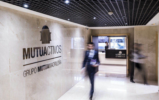 Mutua reembolsa cerca de 800 millones de fondos de Mutuactivos para financiar la operación de El Corte Inglés