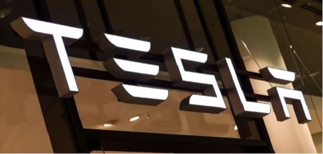 TESLA ha subido un 329% este año ¿está sobrevalorada?