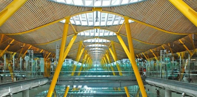 Aena aprueba una inversión de 12.888 millones y prevé subir las tarifas 43 céntimos por año