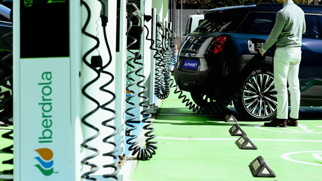 Alphabet (BMW) se alía con Iberdrola para seguir impulsando la recarga pública entre sus clientes