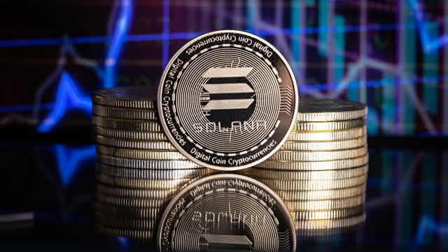 Solana da los primeros pasos para adelantar a Ethereum gracias a esta criptomoneda en preventa