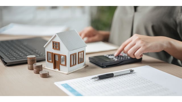 El precio de la vivienda sube más de un 40% desde 2020, pero la construcción sigue bloqueada por la regulación