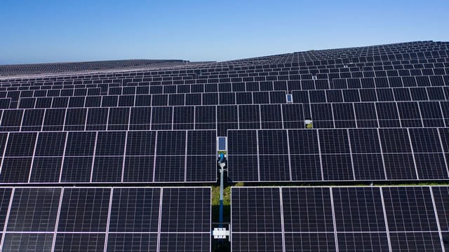 OHLA se adjudica cuatro nuevos parques fotovoltaicos en España por 100 millones de euros