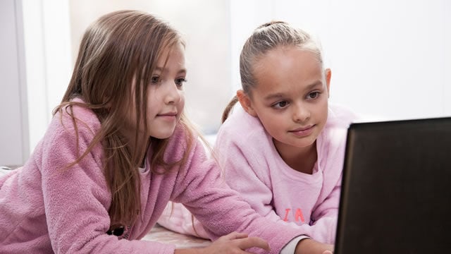 ¿Están preparados los niños y adolescentes para los riesgos de Internet? Banco Santander lanza su nueva plataforma