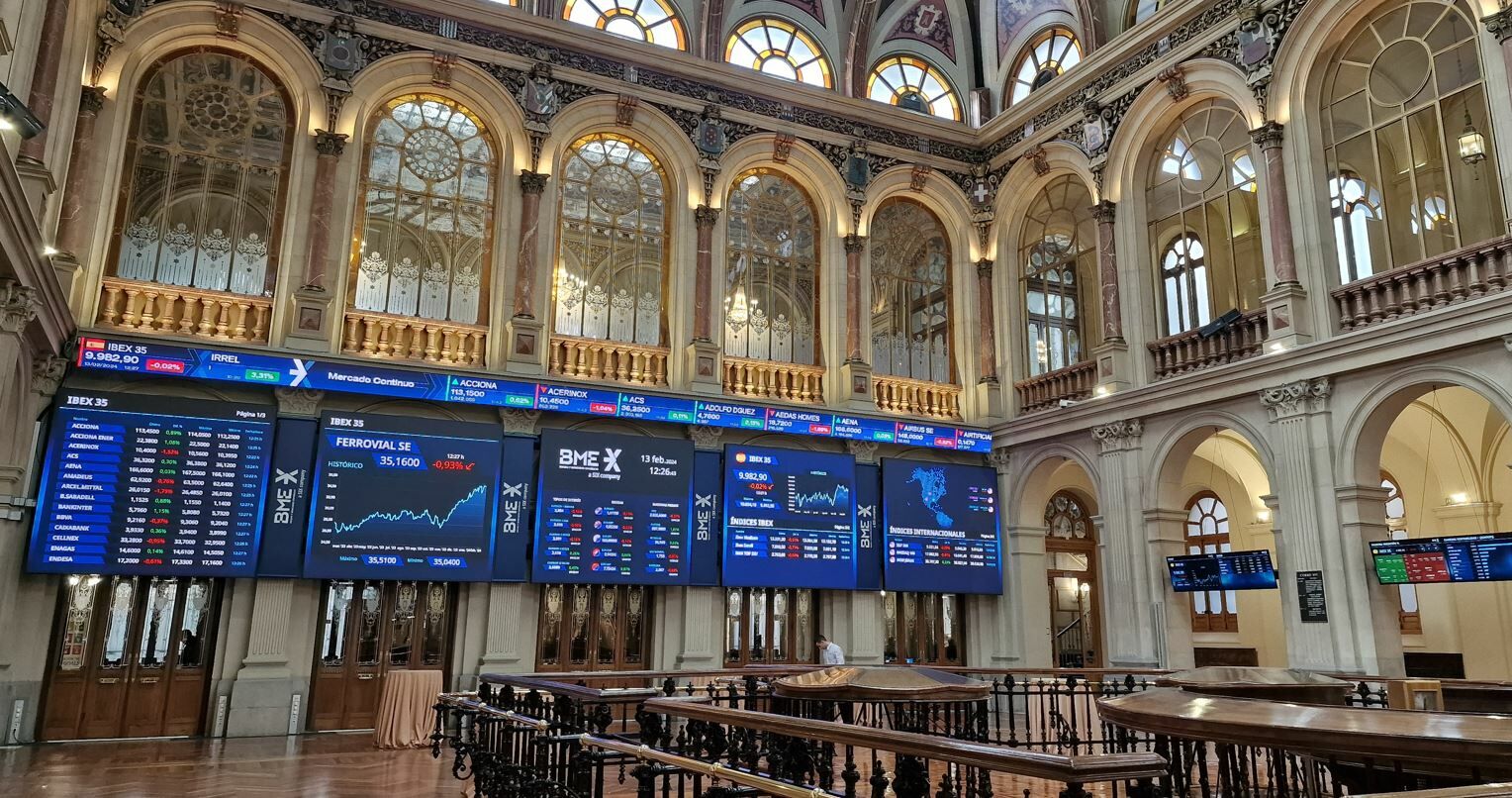 El Ibex 35 arranca la semana al alza y se acerca de nuevo a los 10.700 puntos