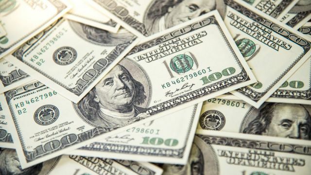 La fortaleza del dólar altera la economía global y los mercados de capital