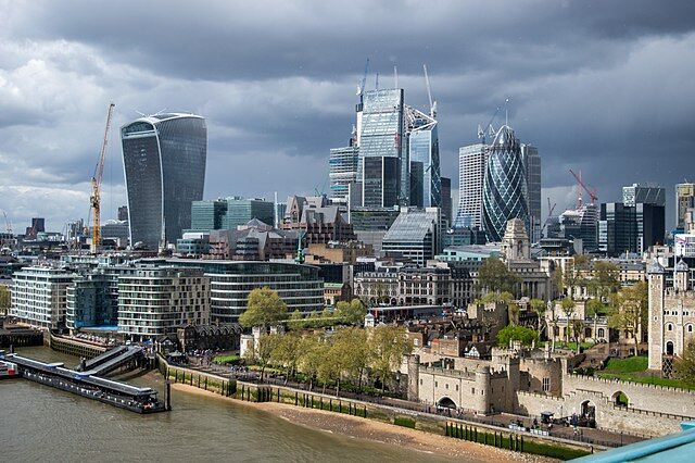El ex jefe de la diplomacia británica avisa de sanciones a Rusia como “acabar con el lavado de dinero ruso en Londres”