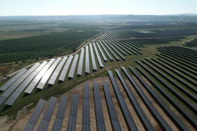 Iberdrola inicia la puesta en marcha de 50 MW solares en Extremadura, que suministrarán energía a 22.600 hogares