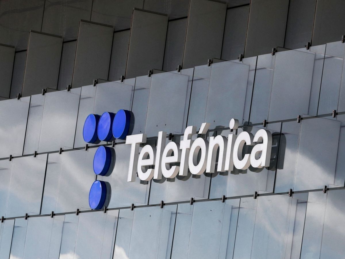 Telefónica: La mayor sanción de su historia le hace perder los 3,55 euros en el Ibex 35