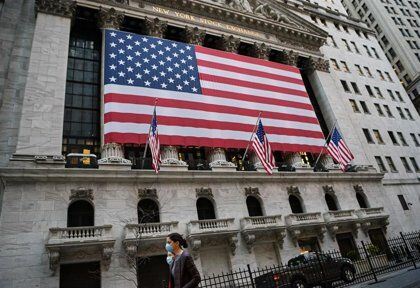 Wall Street pasa a terreno negativo tras conocerse que el IPC subió al 7,5% 
