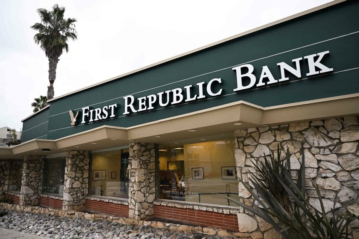 El desplome de First Republic en Wall Street arrastra a los bancos del Ibex 35