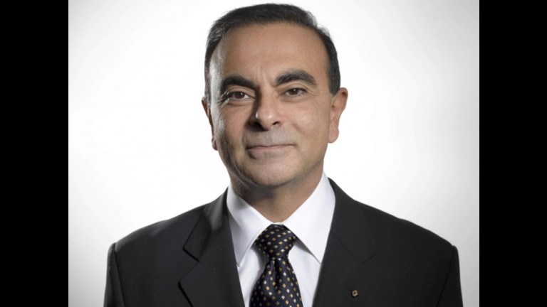  Carlos Ghosn, presidente también de Nissan, ha sido arrestado por presuntas irregularidades financieras. Nissan revisa la información mientras los titulos de Renault acrecientan sus caidas.
