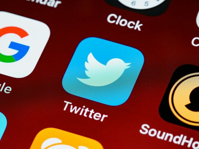 Twitter: menores ganancias y recompra de acciones