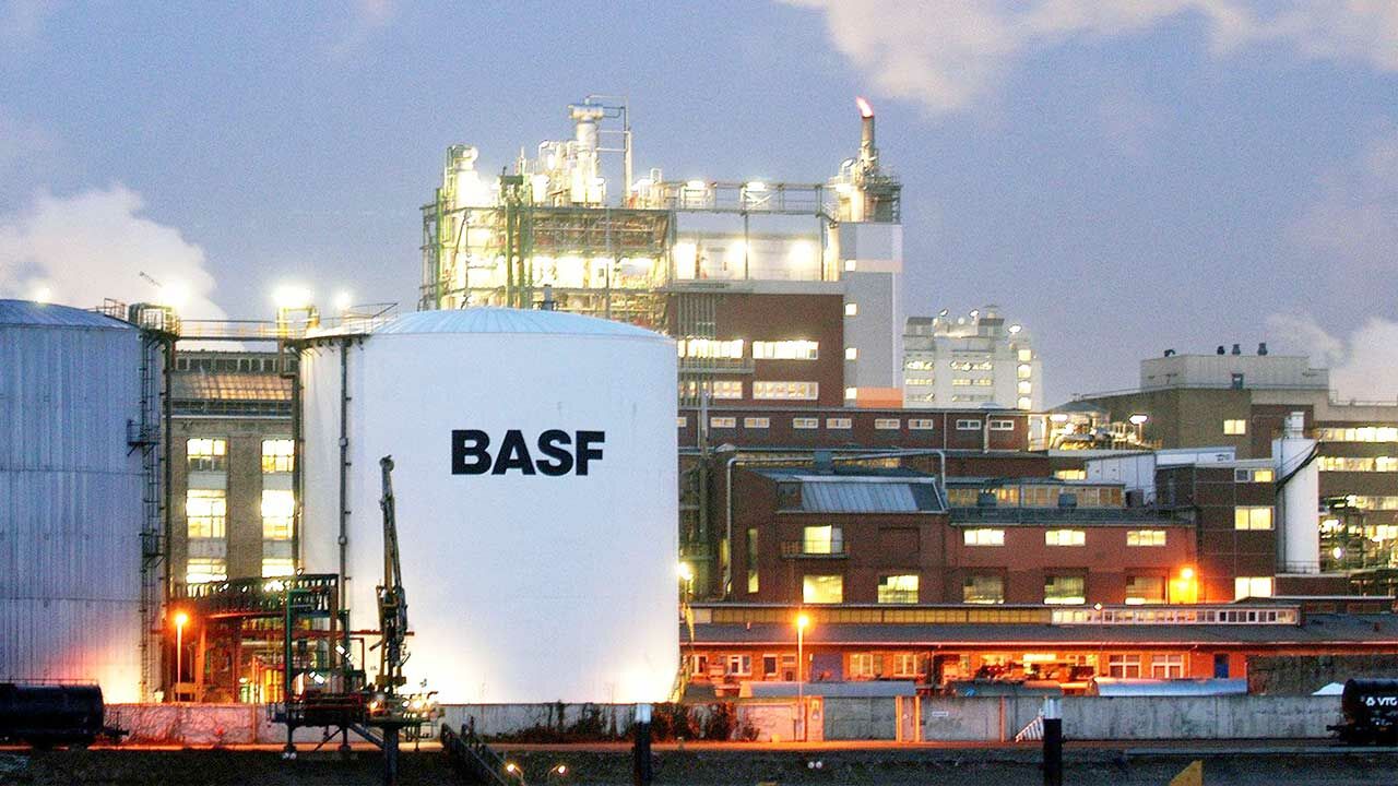 Basf, impacto directo por la tensión geopolítica limitado, el indirecto habrá que verlo