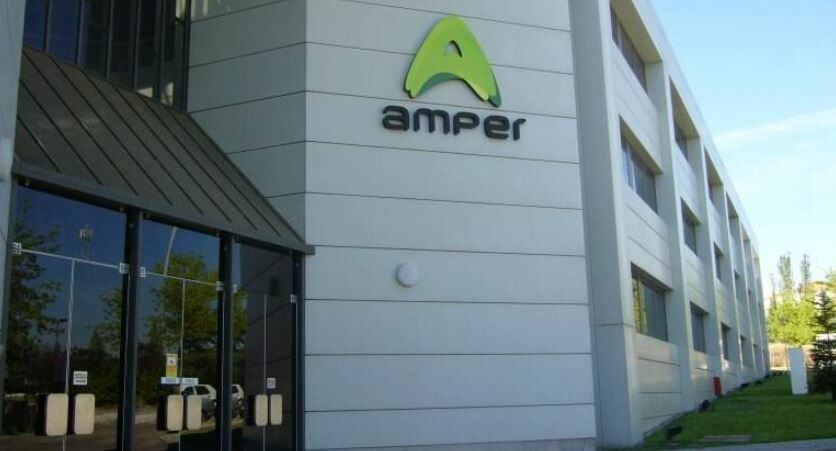 Amper vuelve a los beneficios y piensa en nuevas compras