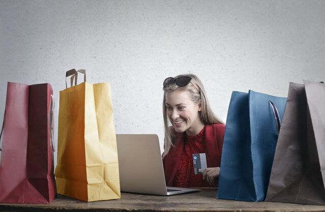 La inflación aumenta los costos de las tiendas en línea