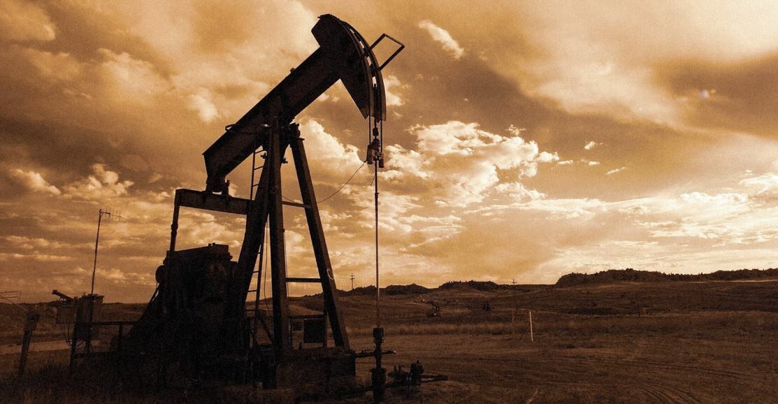 El petróleo eleva su coste a cuenta de la menor producción