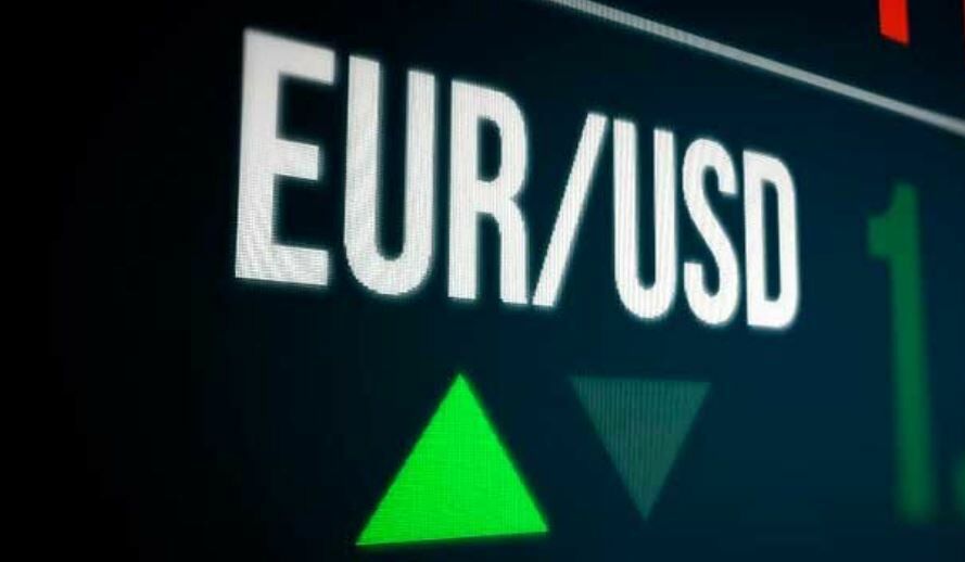 Los descensos en el mercado, la nueva criptonita del euro frente al dólar