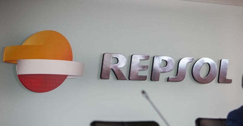Repsol se mueve a cuenta del petróleo, aunque con recorrido del 32% 