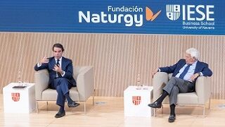 Felipe González y José María Aznar debaten sobre geopolítica y energía con Naturgy