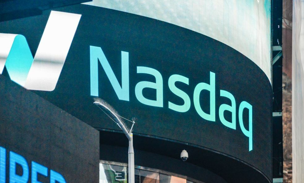 Nasdaq 100: el “oasis” de la resiliencia, pero con riesgos en Wall Street