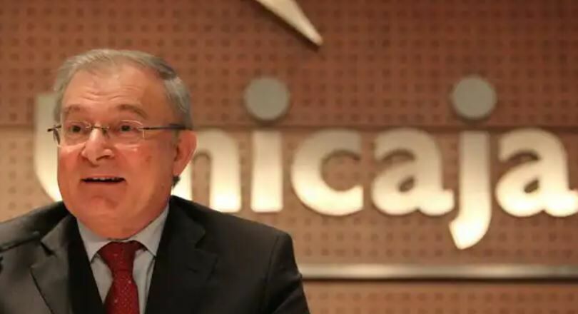 Dimite el presidente de Unicaja Banco, Manuel Azuaga
