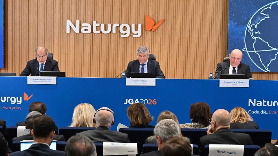 La junta de Naturgy &lsquo;renueva&rsquo; a Reyn&eacute;s hasta 2030 y aprueba el dividendo de marzo