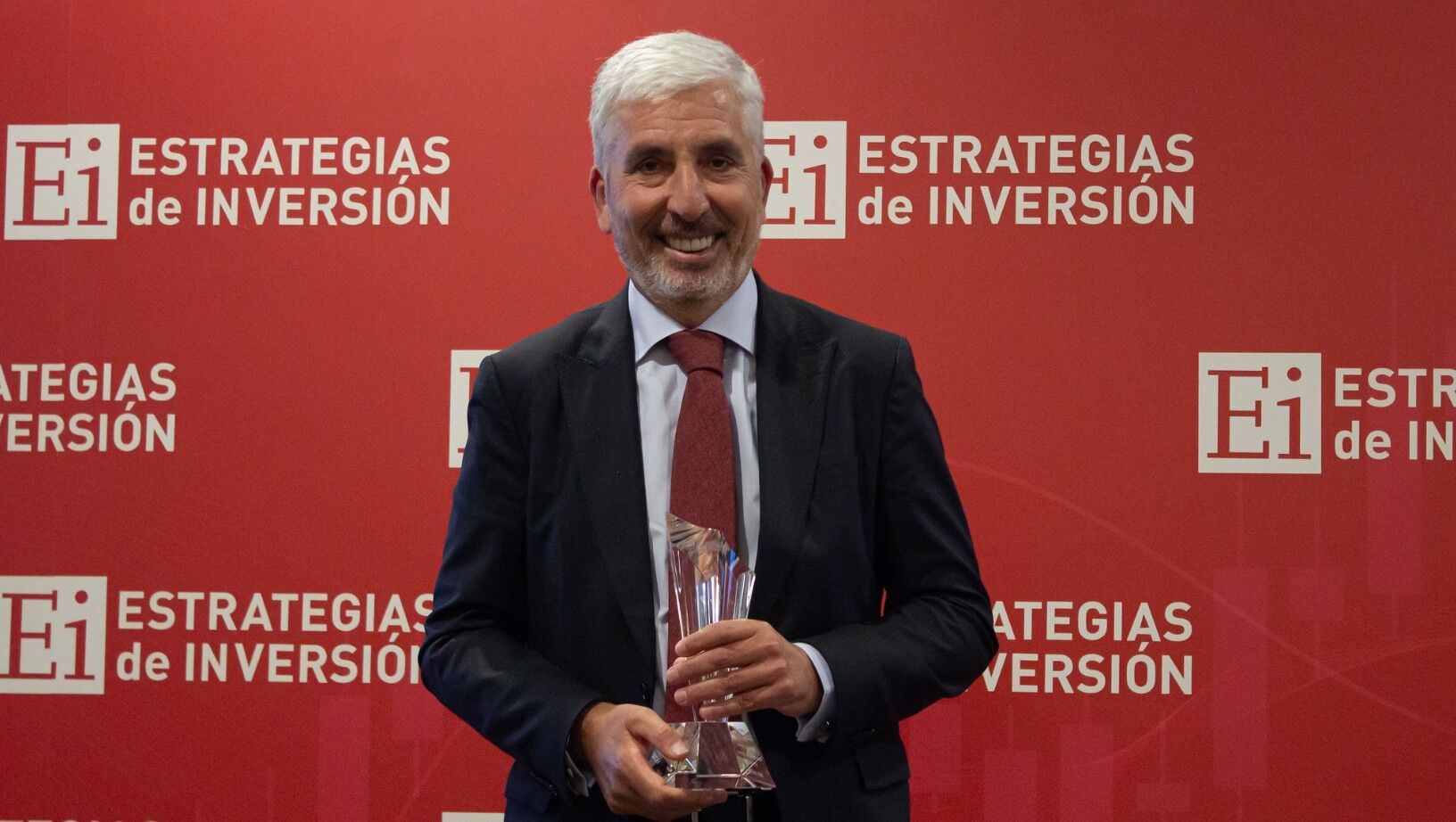 Premio al "Mejor dividendo sostenido y creciente del mercado" Premio al "Mejor dividendo sostenido y creciente del mercado"